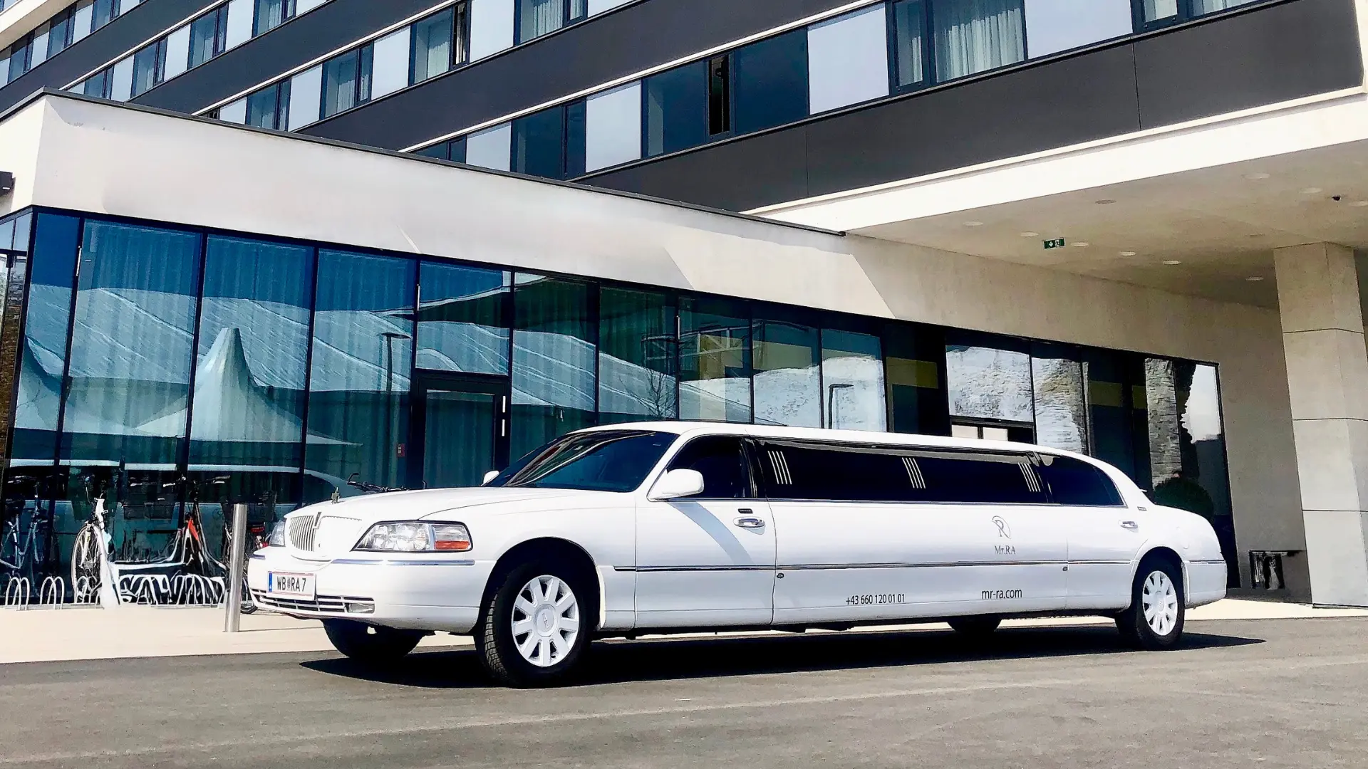 Hotel Transfer mit Stretchlimousine - Premium Shuttle